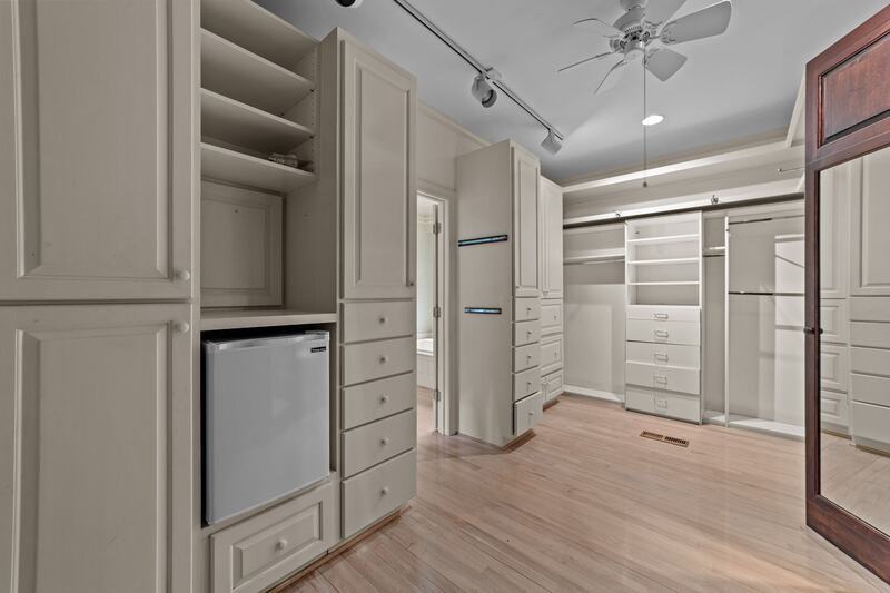 221 Magnolia Ln - Photo 2 of 50