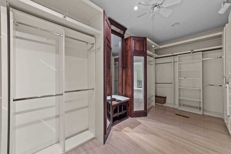 221 Magnolia Ln - Photo 4 of 50