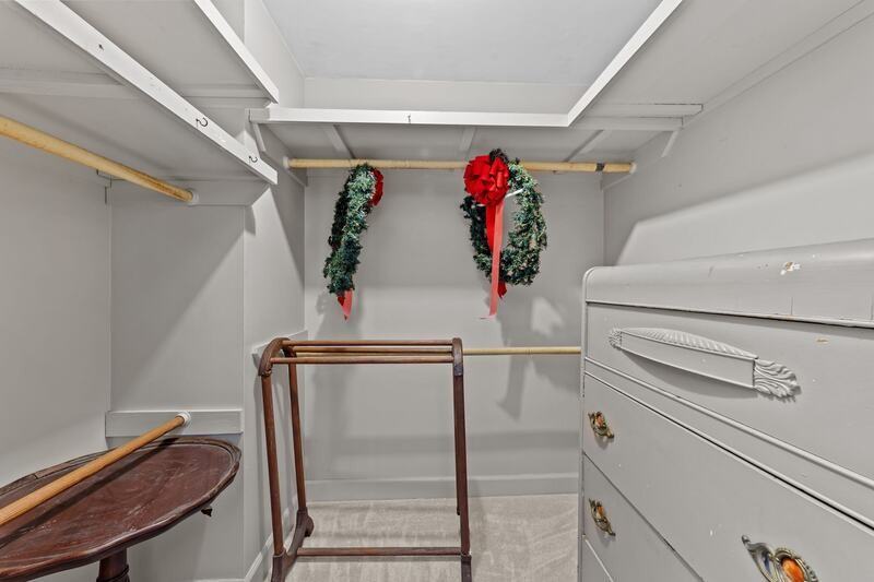 221 Magnolia Ln - Photo 5 of 50