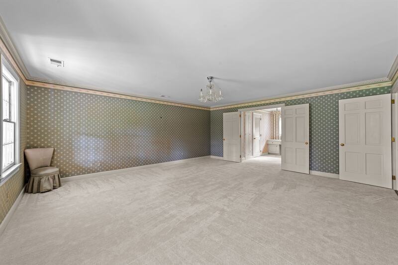 221 Magnolia Ln - Photo 6 of 50