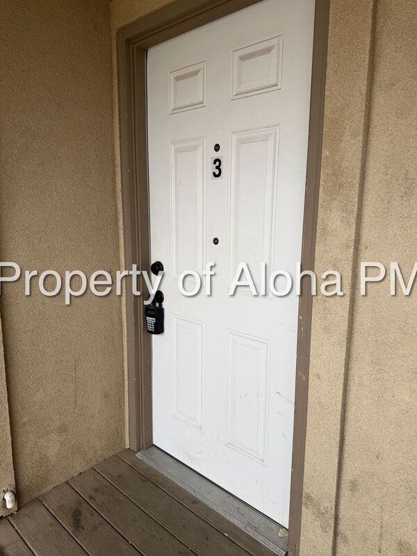 1049 W Pine Ave #3 - Photo 2 of 15