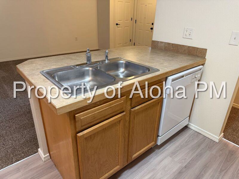 1049 W Pine Ave #3 - Photo 6 of 15