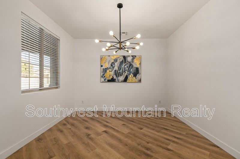 17809 W Lincoln St - Photo 6 of 50