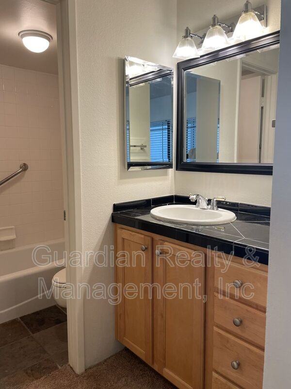 5203 N 24th St #102 - Photo 7 of 12