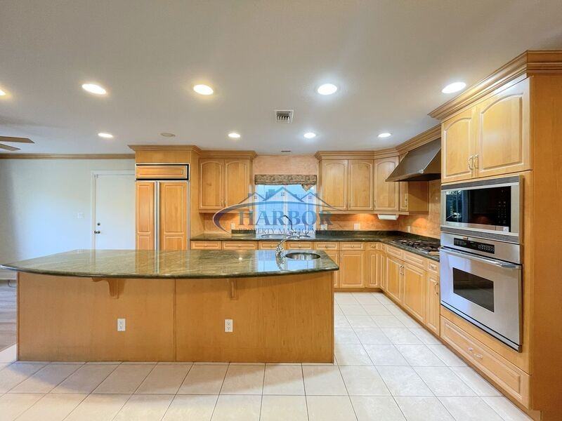 23708 President Ave - Photo 4 of 16