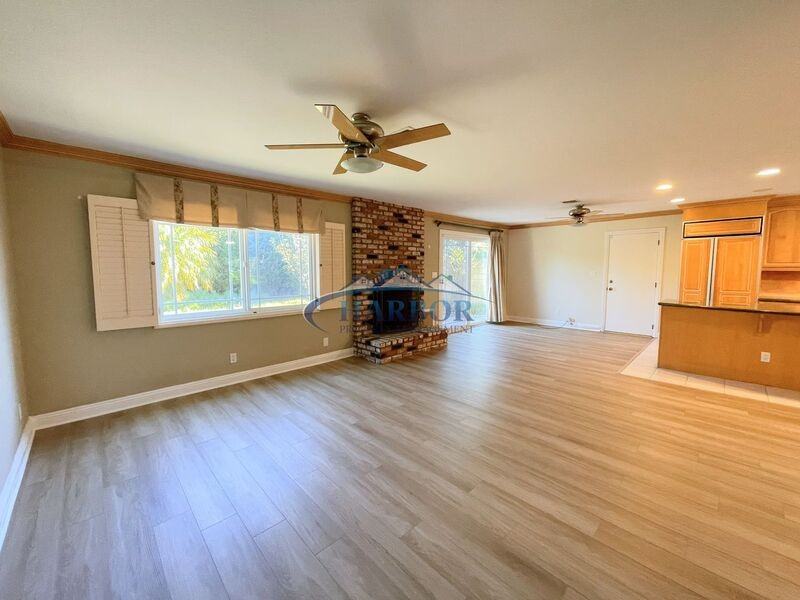 23708 President Ave - Photo 5 of 16