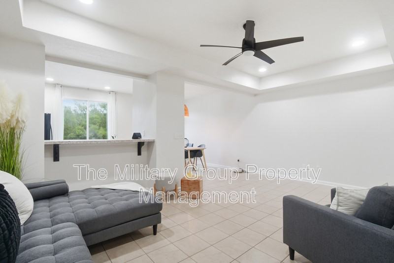 677 Reese Ave - Photo 3 of 10