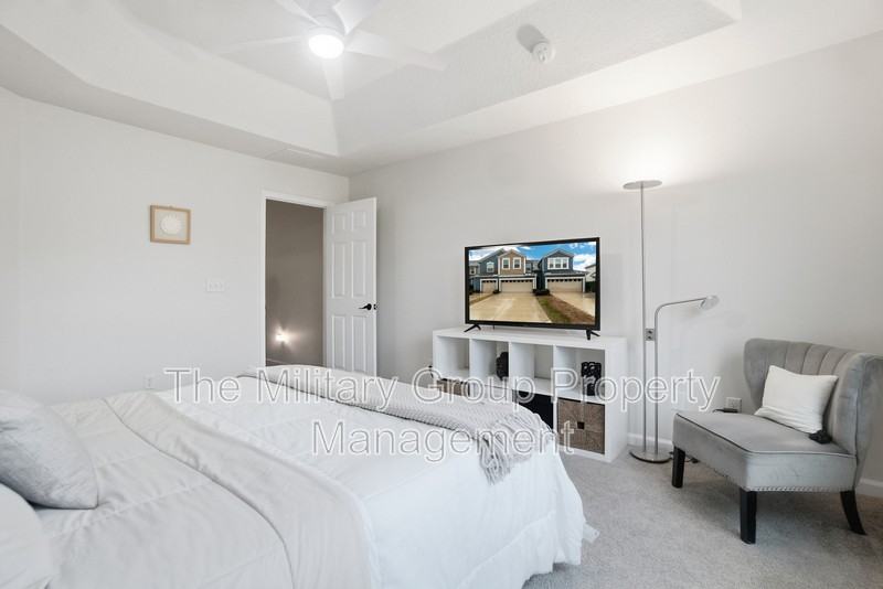 677 Reese Ave - Photo 5 of 10