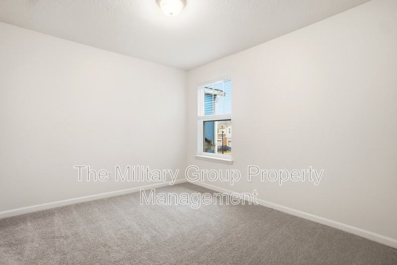 677 Reese Ave - Photo 7 of 10