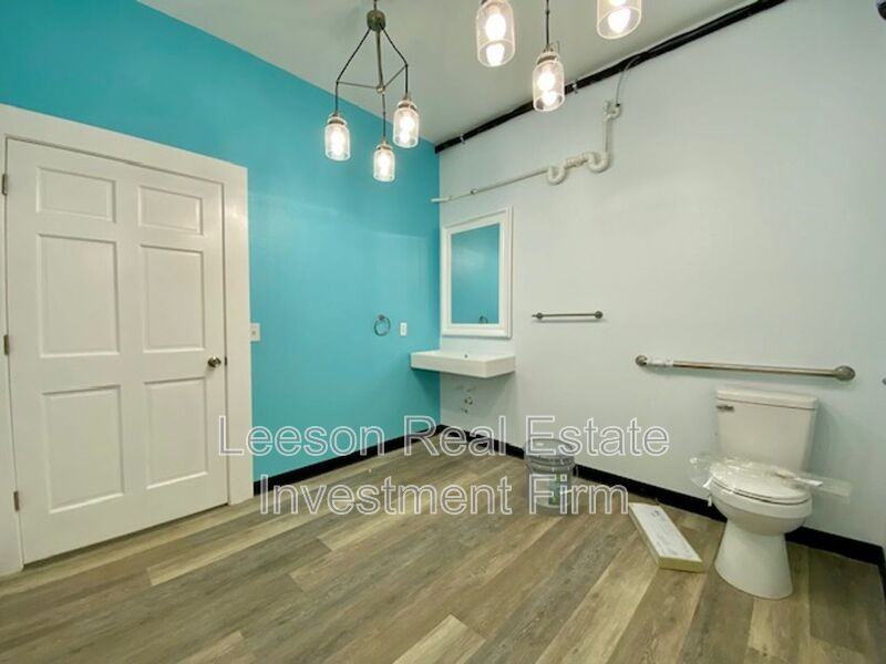 218 N Market St - Photo 7 of 20