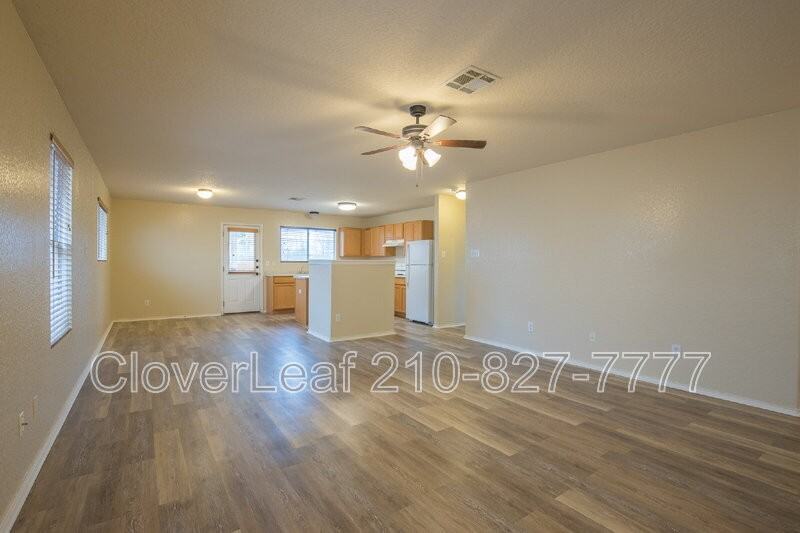 8907 Laguna Fls - Photo 5 of 27