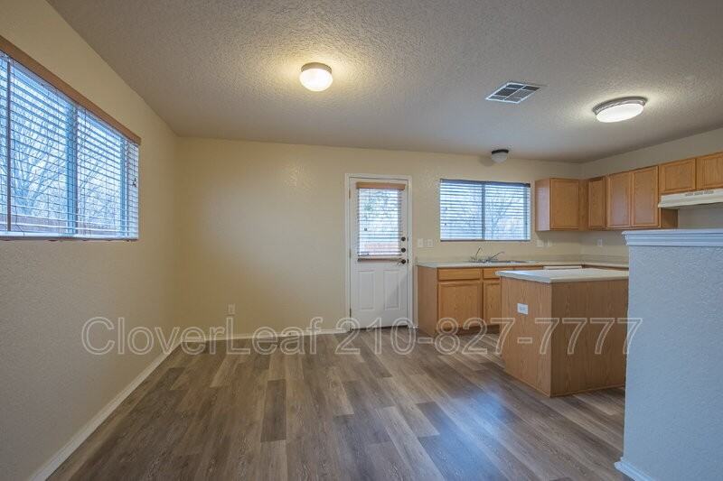 8907 Laguna Fls - Photo 7 of 27