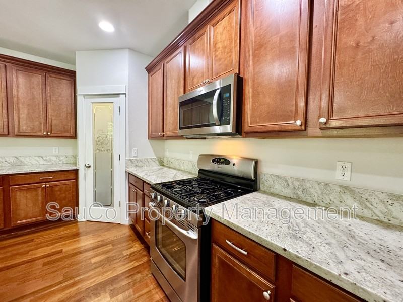 11347 Nw Kimble Ct - Photo 6 of 42