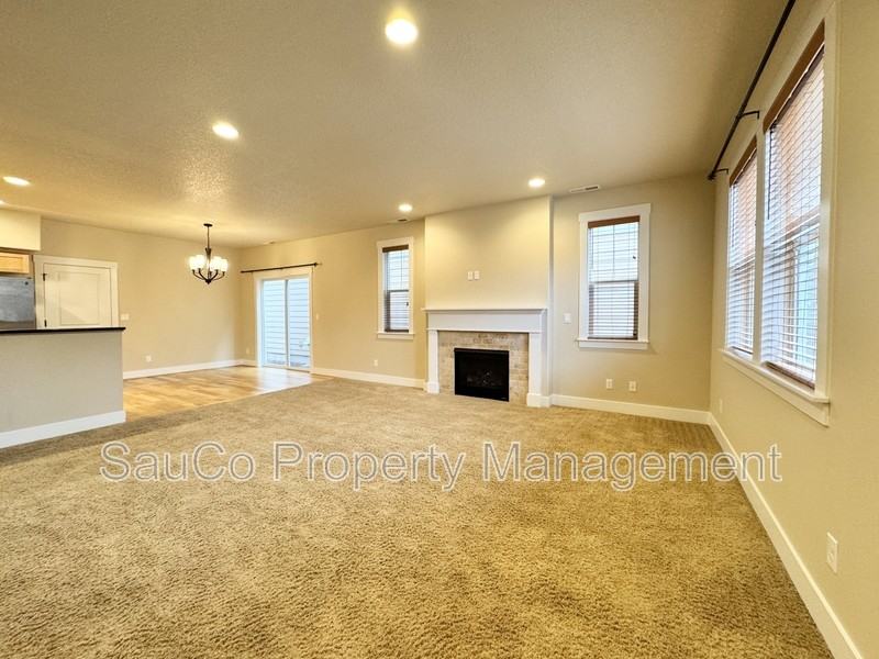 322 Sw Marsuda Ter - Photo 4 of 27