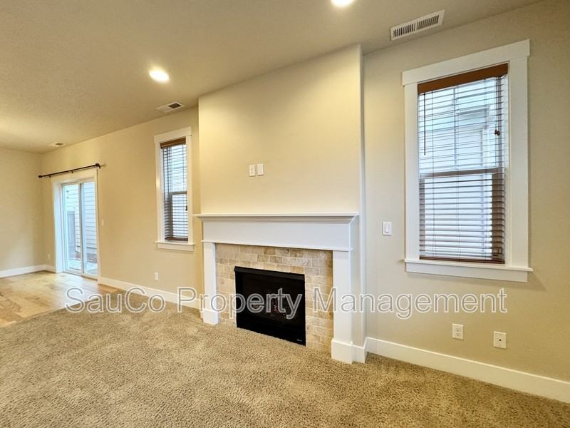 322 Sw Marsuda Ter - Photo 5 of 27