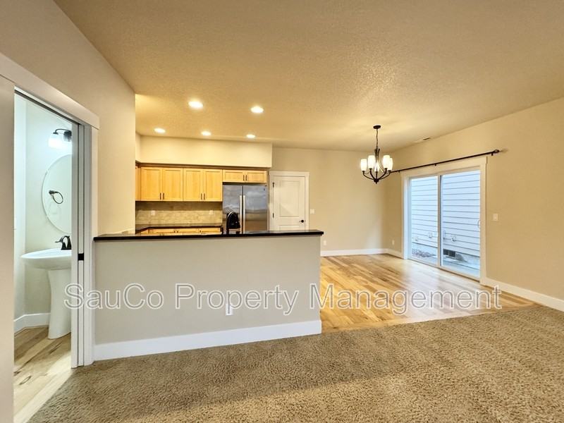 322 Sw Marsuda Ter - Photo 7 of 27