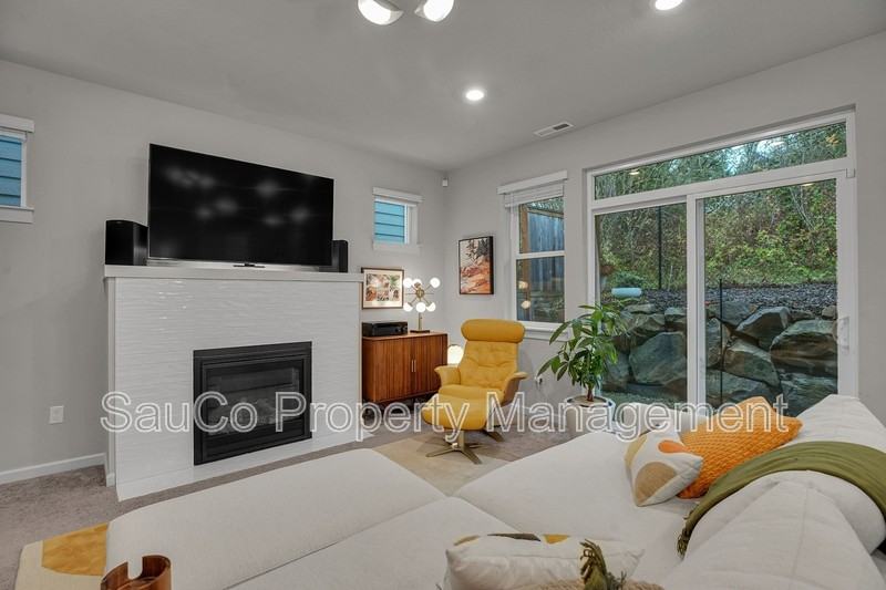 1483 19th Ave - Photo 7 of 26