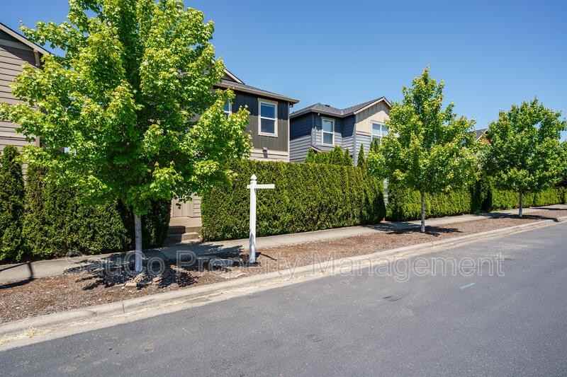 2973 25th Ave - Photo 3 of 43