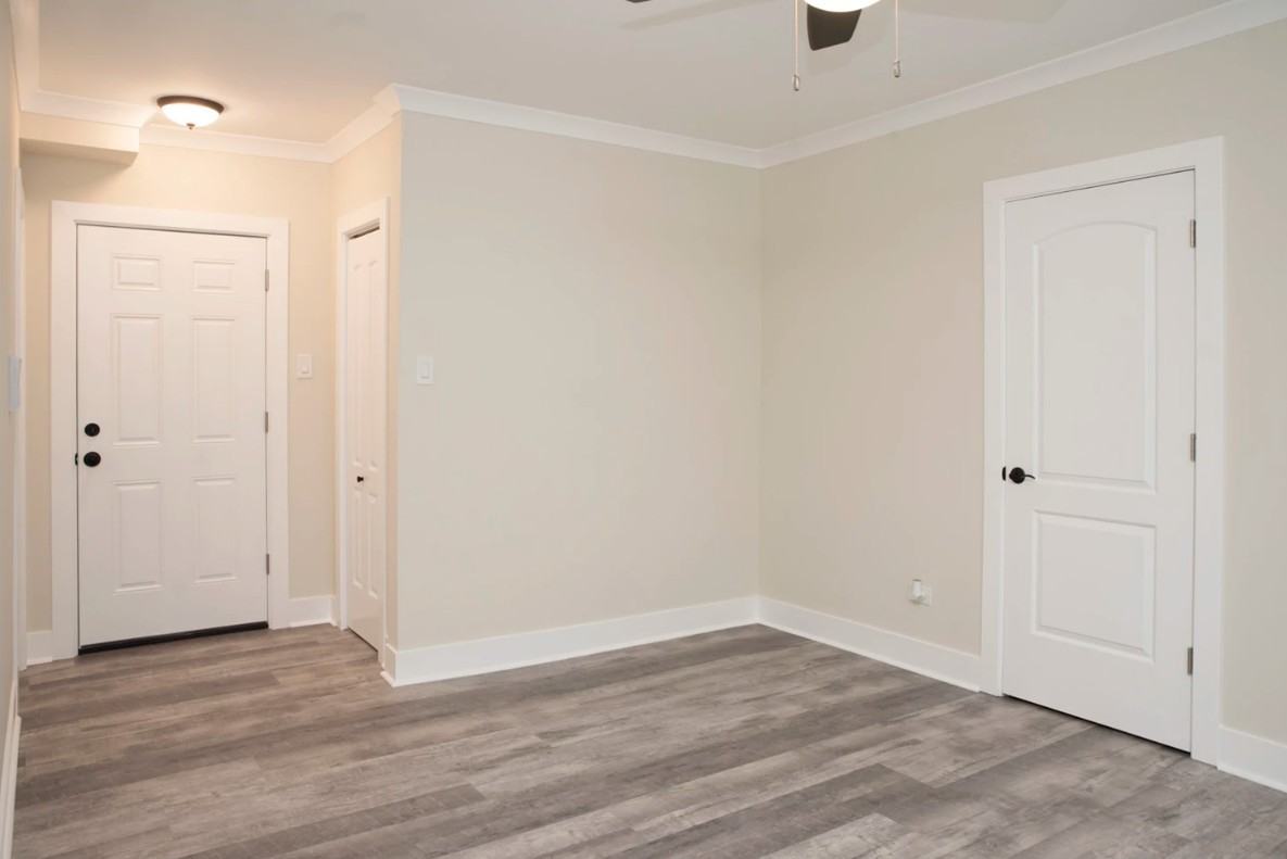 W Grace St & N Greenview Ave - Photo 4 of 11