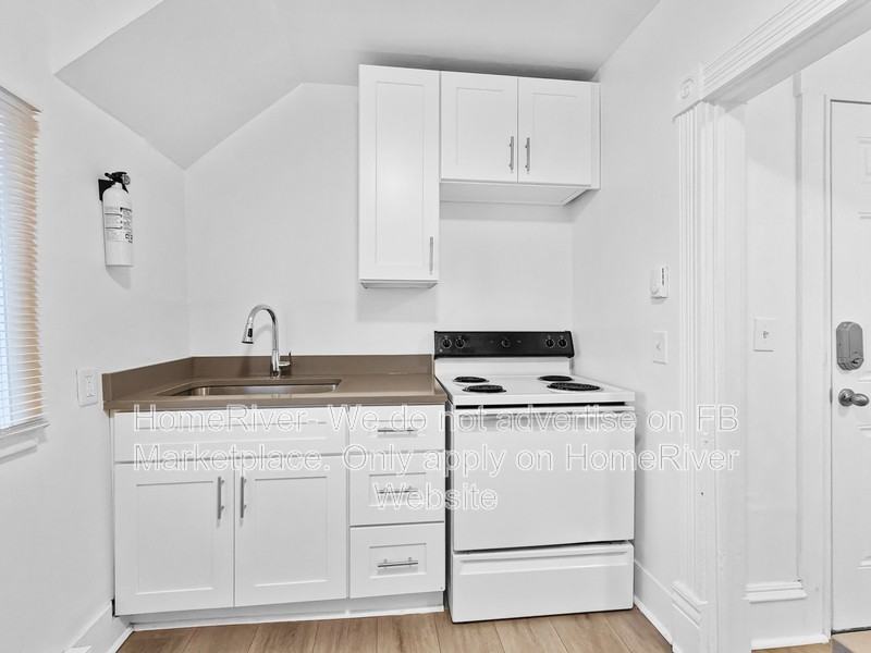 201 5th St #3 - Photo 5 of 19