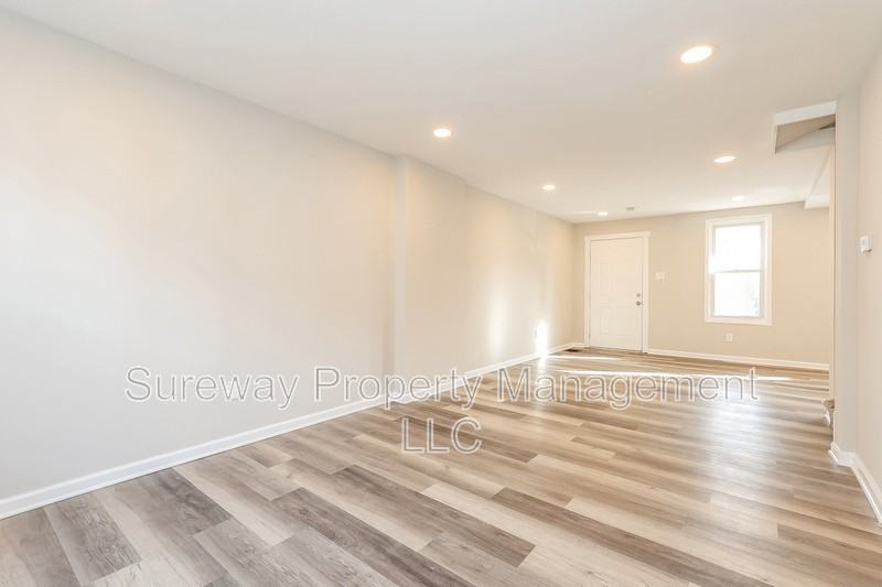 10 W 8th St - Photo 3 of 15