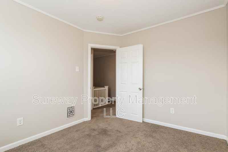 10 W 8th St - Photo 5 of 15