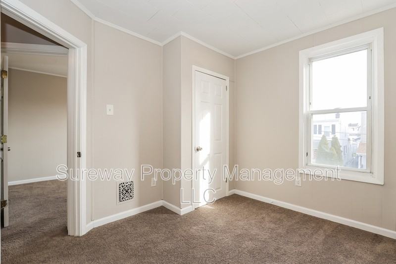 10 W 8th St - Photo 7 of 15