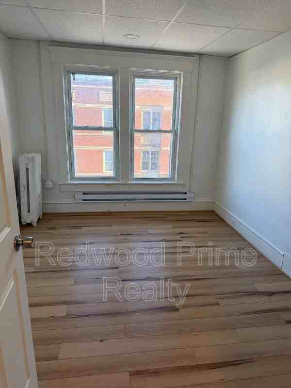 2901 Maple Ave - Photo 4 of 7