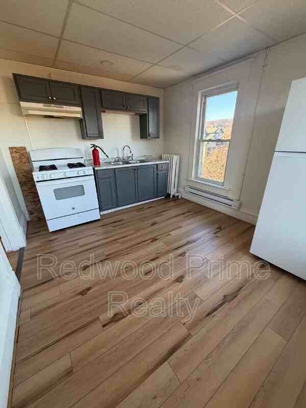 2901 Maple Ave - Photo 5 of 7