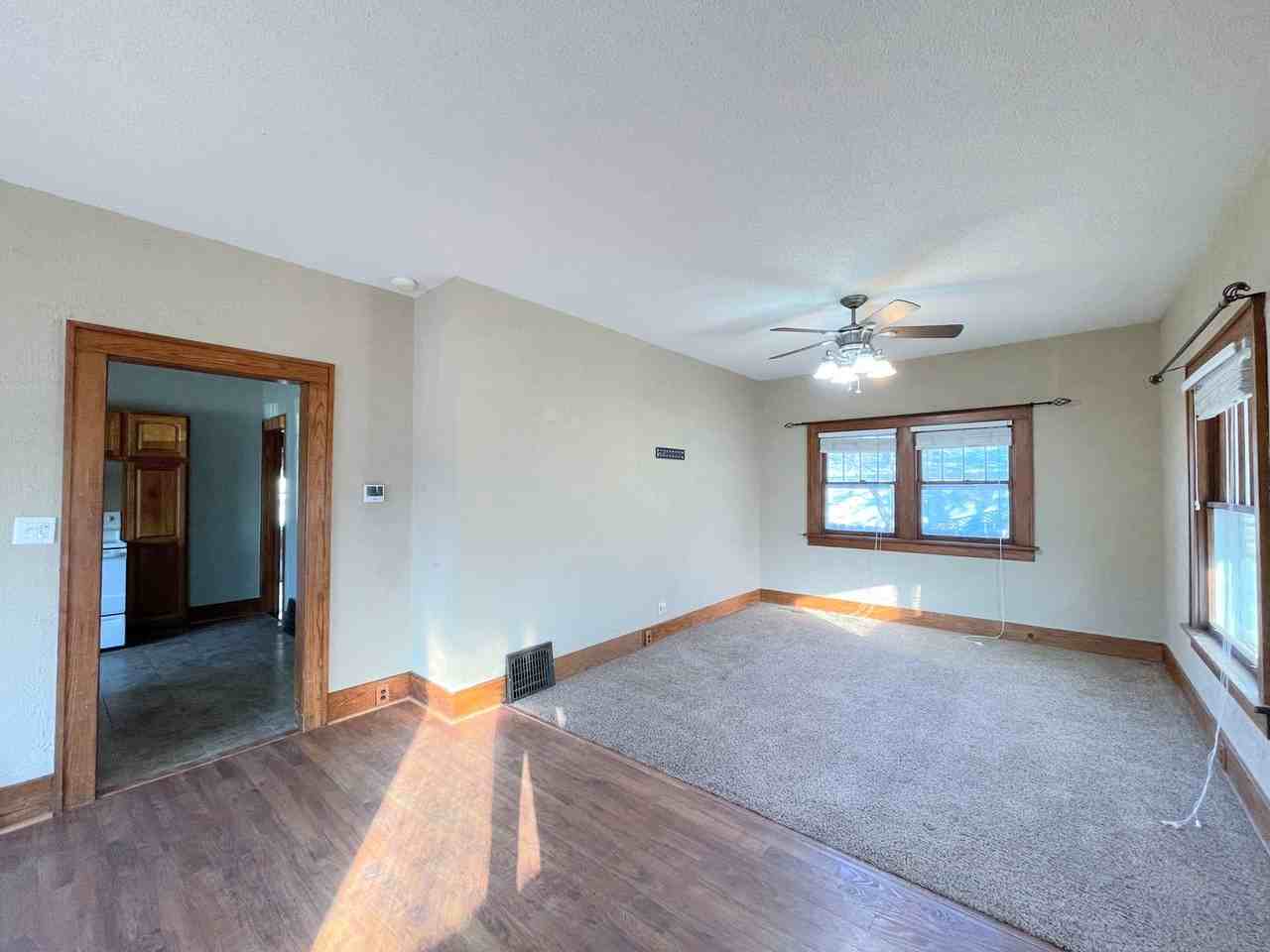 817 N Maple St - Photo 2 of 30