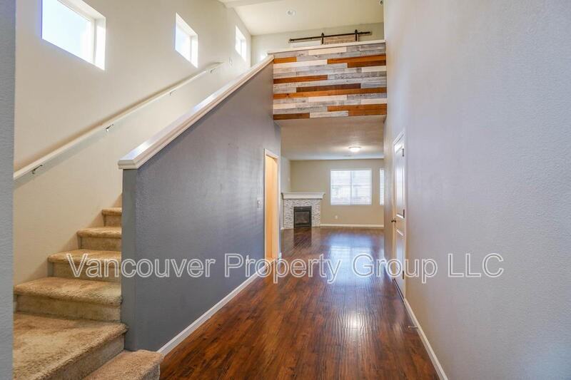 13010 Ne 118th St - Photo 3 of 29