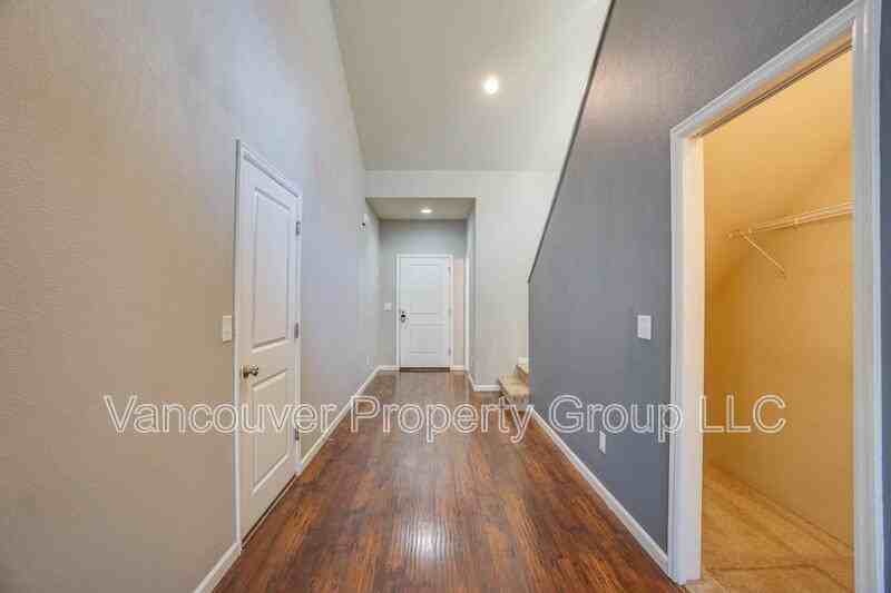 13010 Ne 118th St - Photo 4 of 29