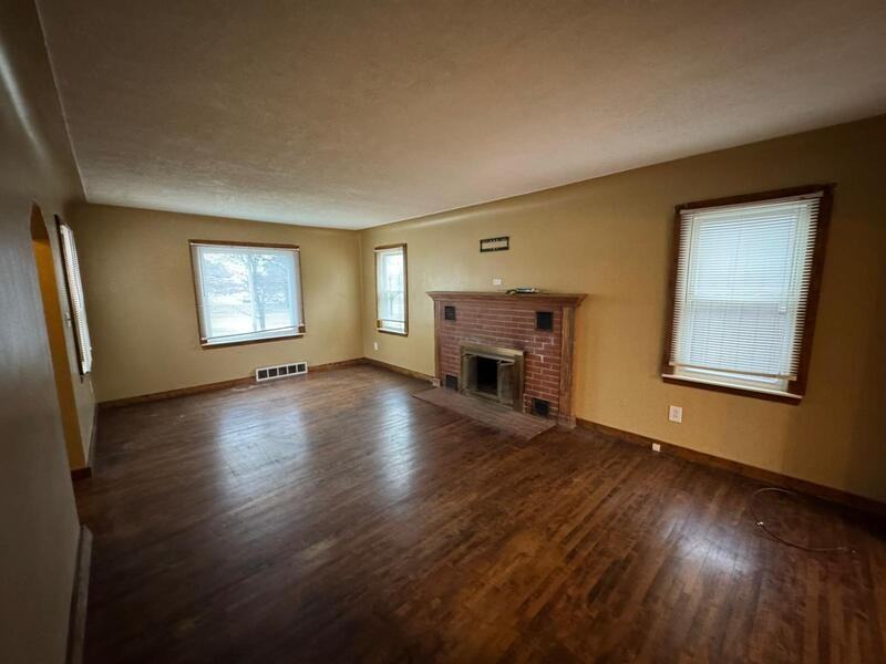 11478 Engleman Rd - Photo 2 of 10