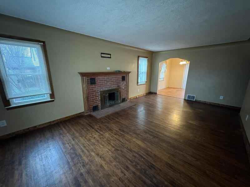 11478 Engleman Rd - Photo 3 of 10