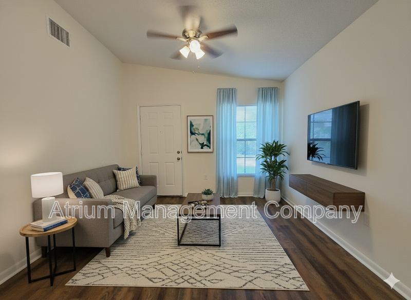 1904 Crystal Grove Dr - Photo 4 of 19