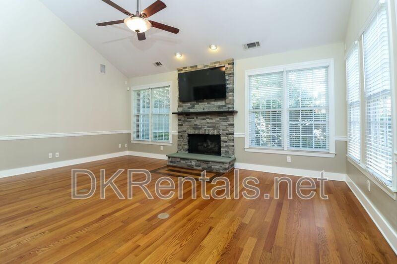 7709 Georgetown Chase - Photo 3 of 15