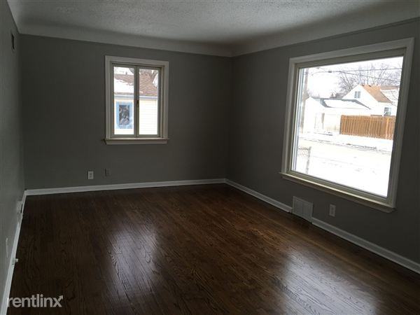 15100 Hanfor Ave - Photo 2 of 6