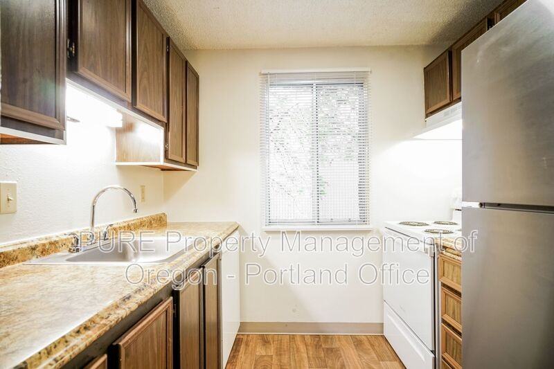 14128 Ne Sandy Blvd #C10 - Photo 3 of 12
