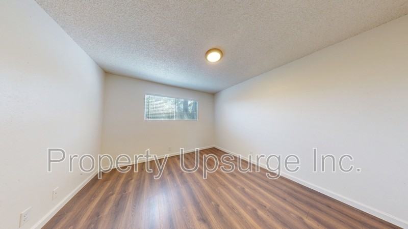 425 Nelson Ave #5 - Photo 6 of 10