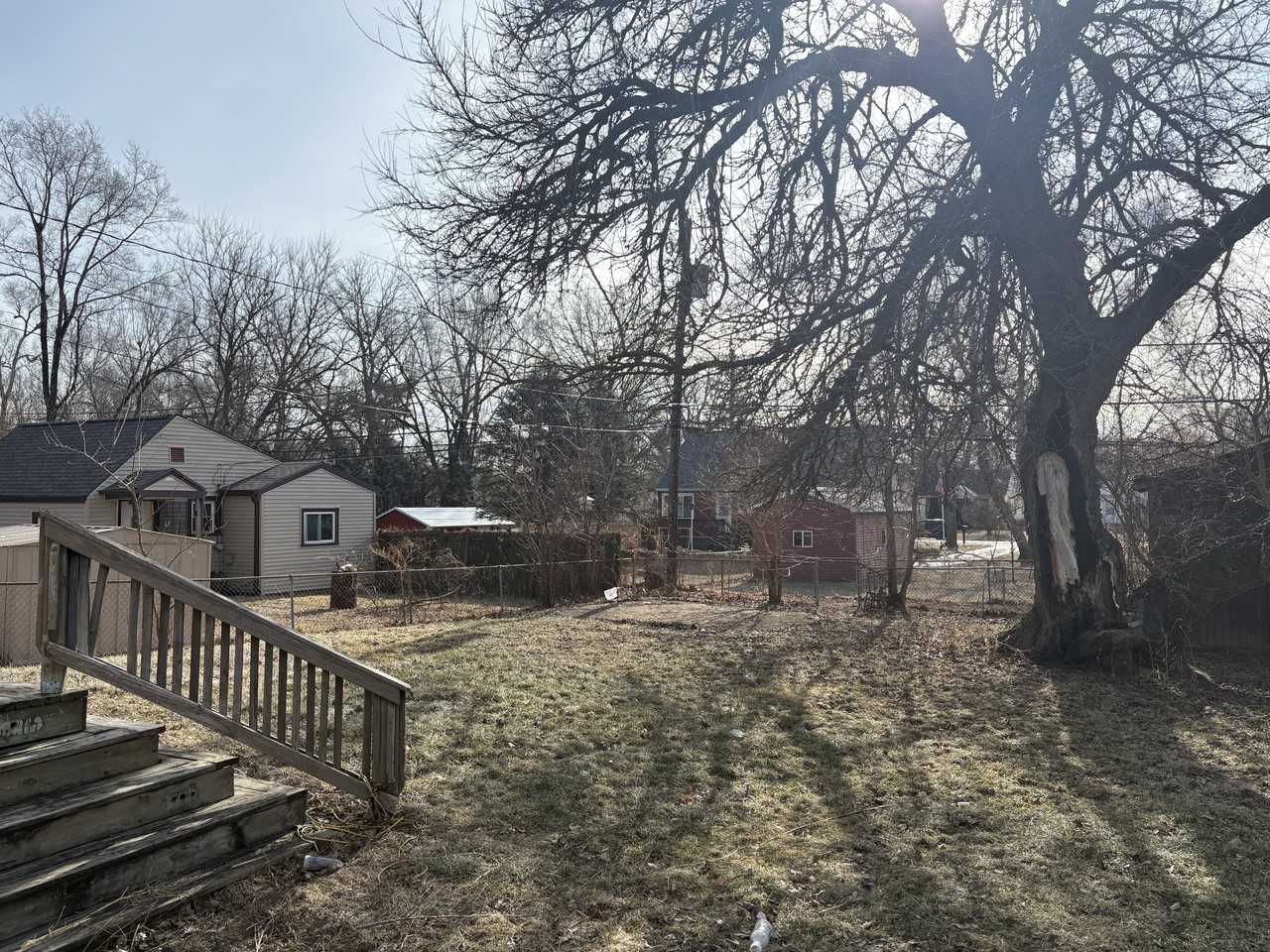 2214 West Tripp Avenue - Photo 5 of 18