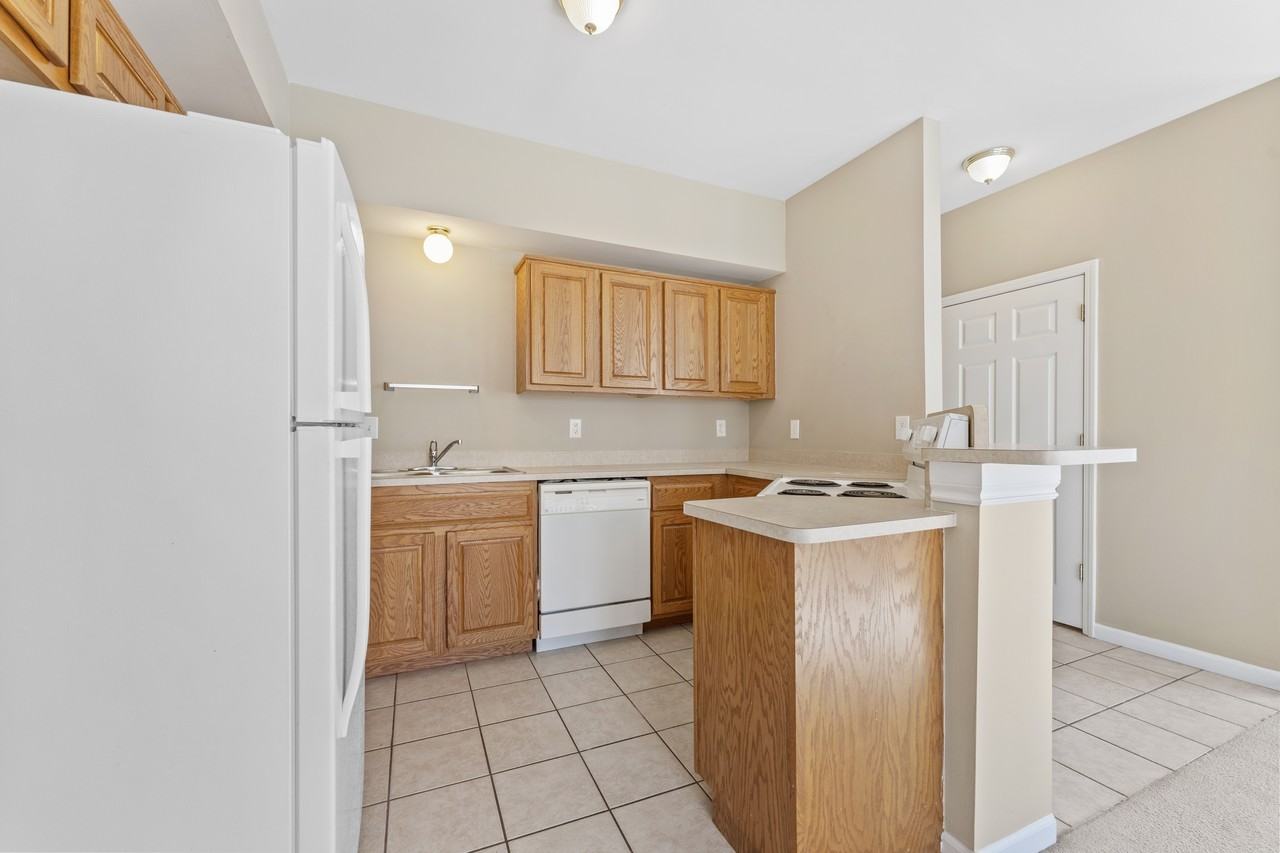 Towne Center Flats - Photo 2 of 35