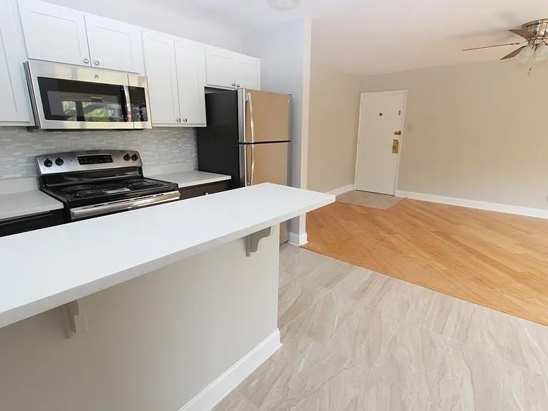 BENTLEY APARTMENTS -- 021 - Photo 2 of 13