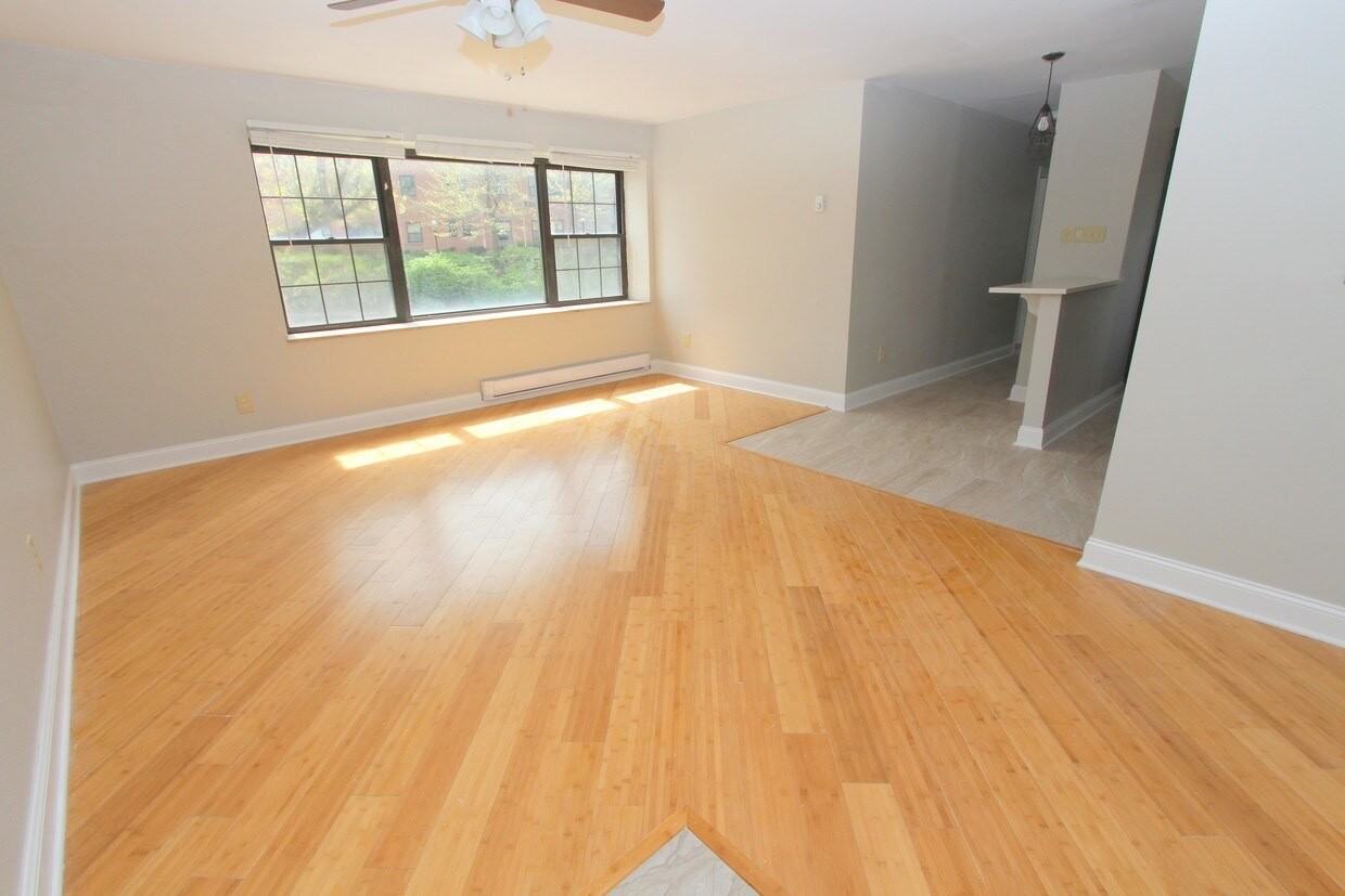 BENTLEY APARTMENTS -- 021 - Photo 6 of 13