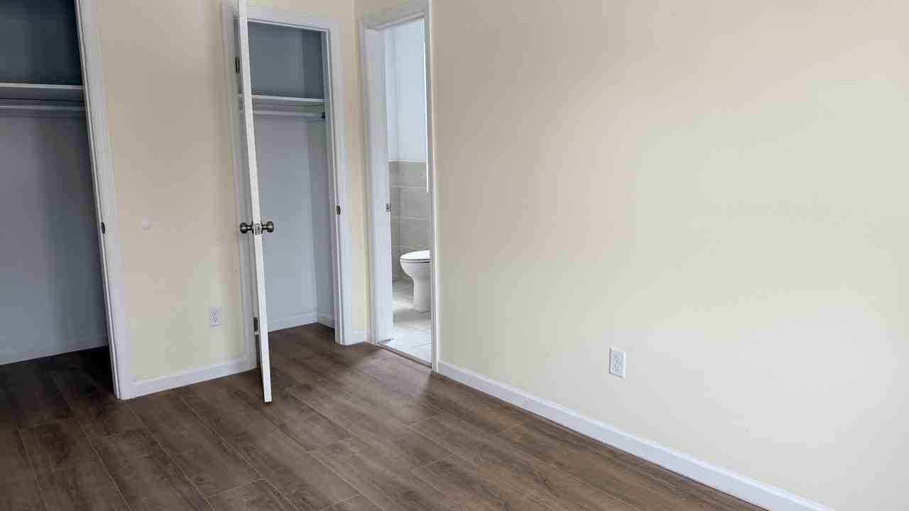 323 Amherst St - Photo 5 of 9