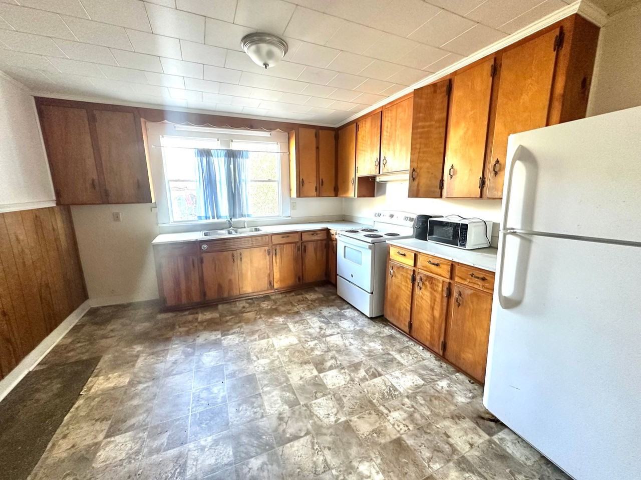 1531 County Road 1 N - Photo 3 of 8