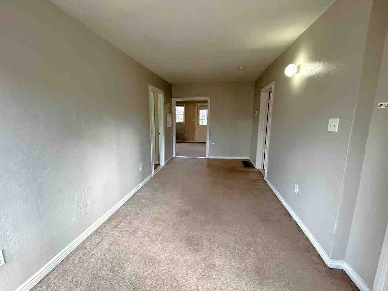 326 N Loomis Ave - Photo 3 of 13