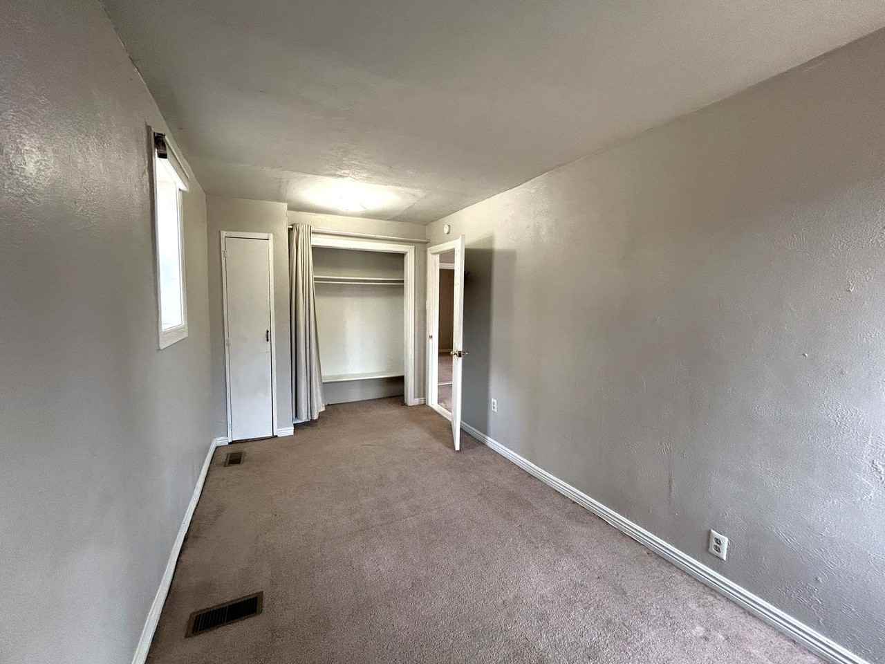 326 N Loomis Ave - Photo 5 of 13