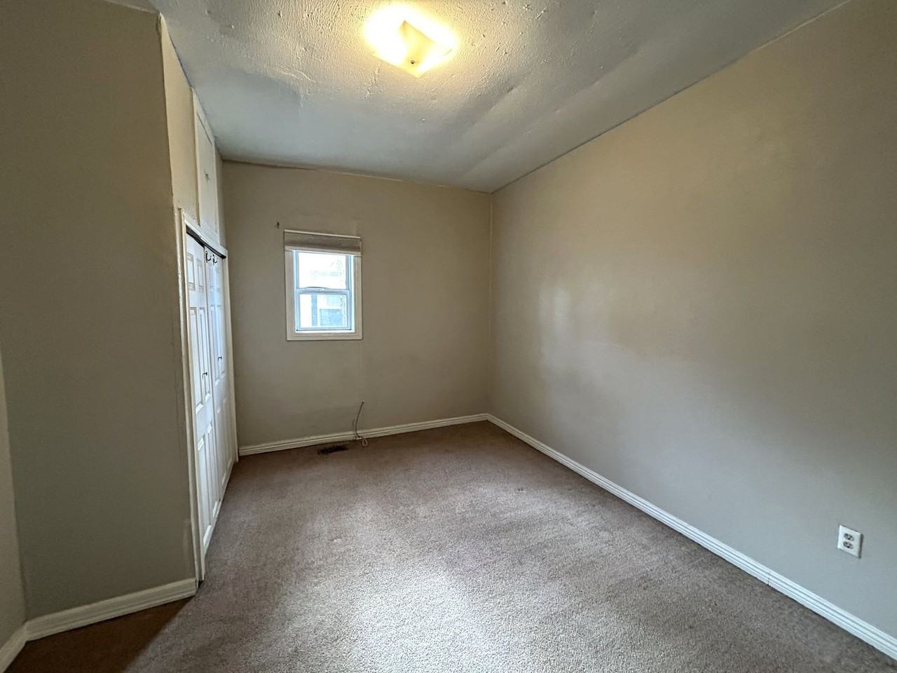 326 N Loomis Ave - Photo 6 of 13