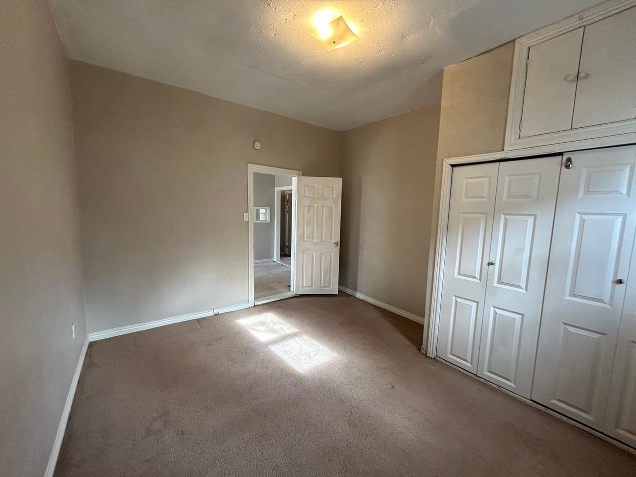 326 N Loomis Ave - Photo 7 of 13