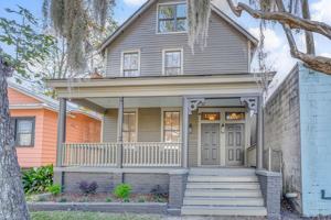 featured image of 1107 E 32nd St